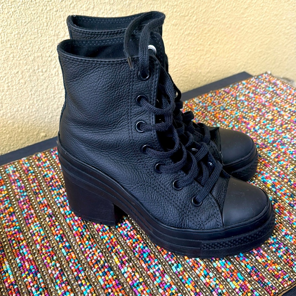 Women’s 5.5 Converse All Star Leather Heeled Hightop